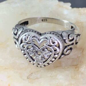 Vintage Sterling Silver 925 Handmade Filigree Heart Band Rring. 9